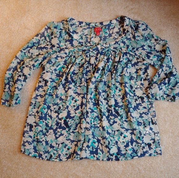 Elle gently worn button down blouse - Picture 1 of 4